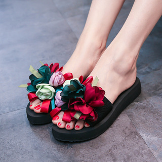 European and American Pearl Flower sandals summer newspaper creative platform sandals women's various seaside beach slippers