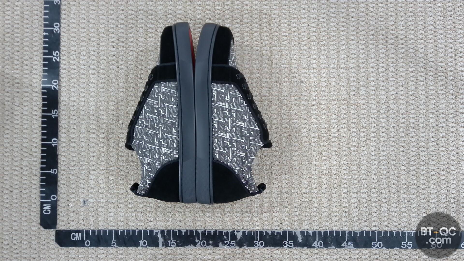 Christian Louboutin Sneakers QC