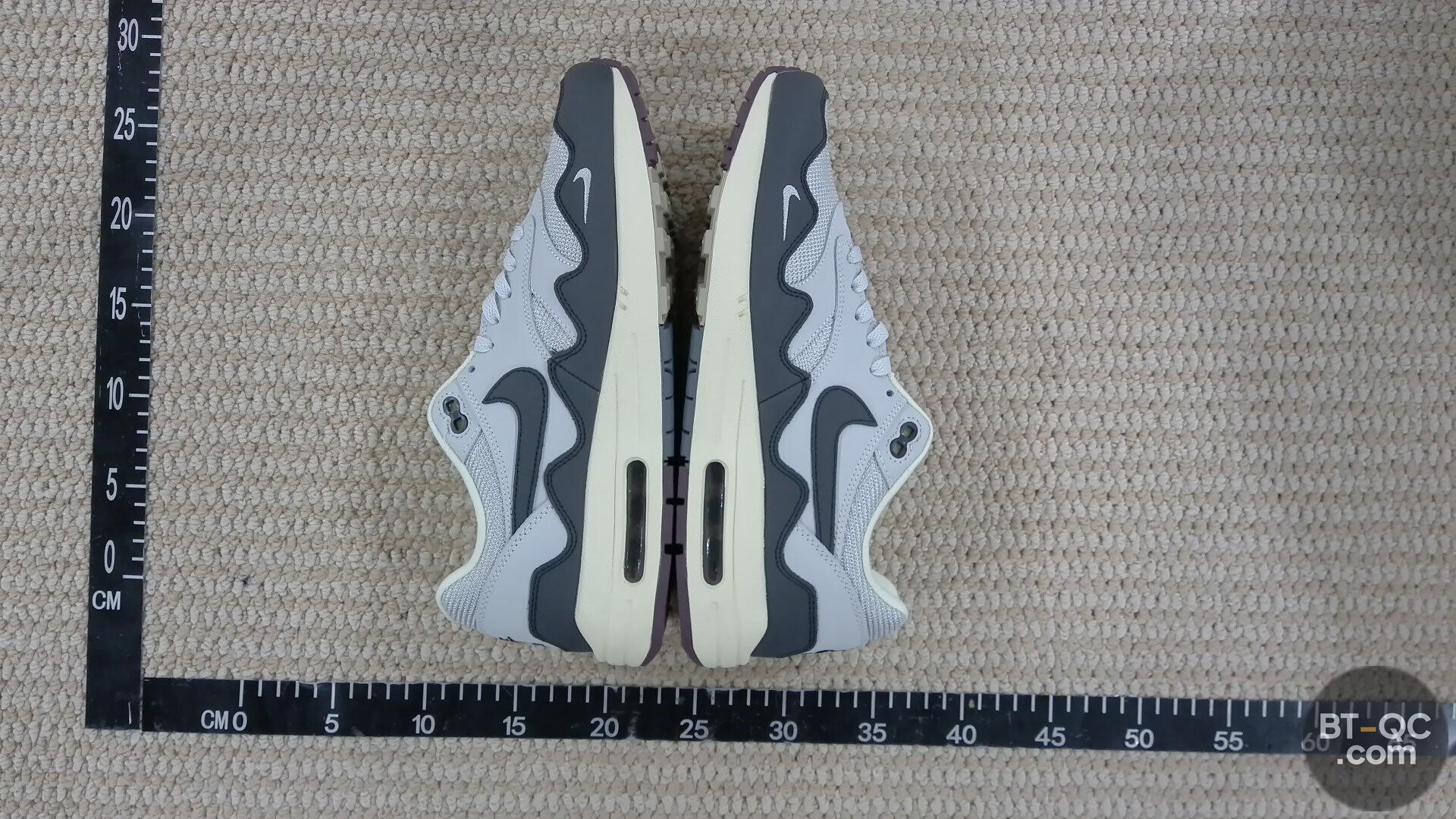 Nike Sneakers QC