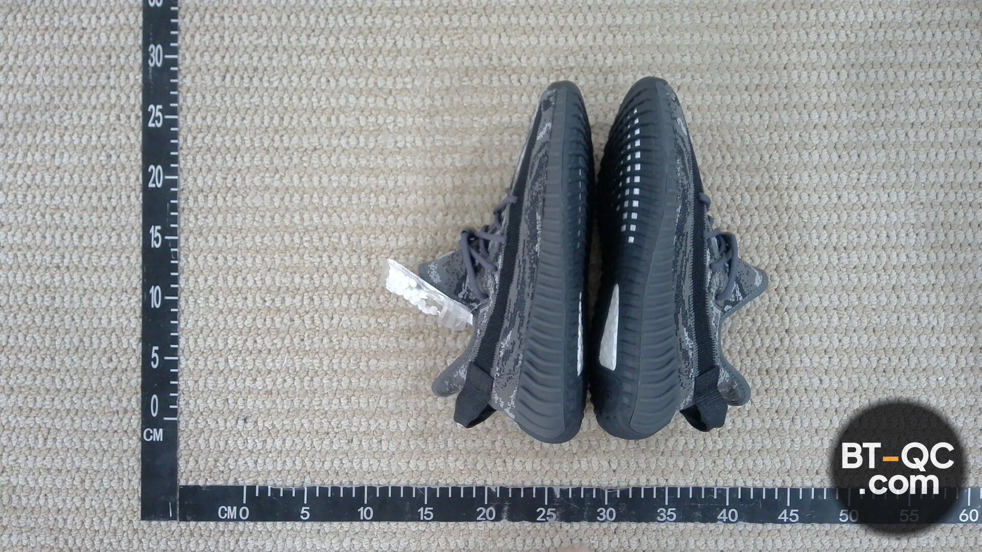 Yeezy Sneakers QC