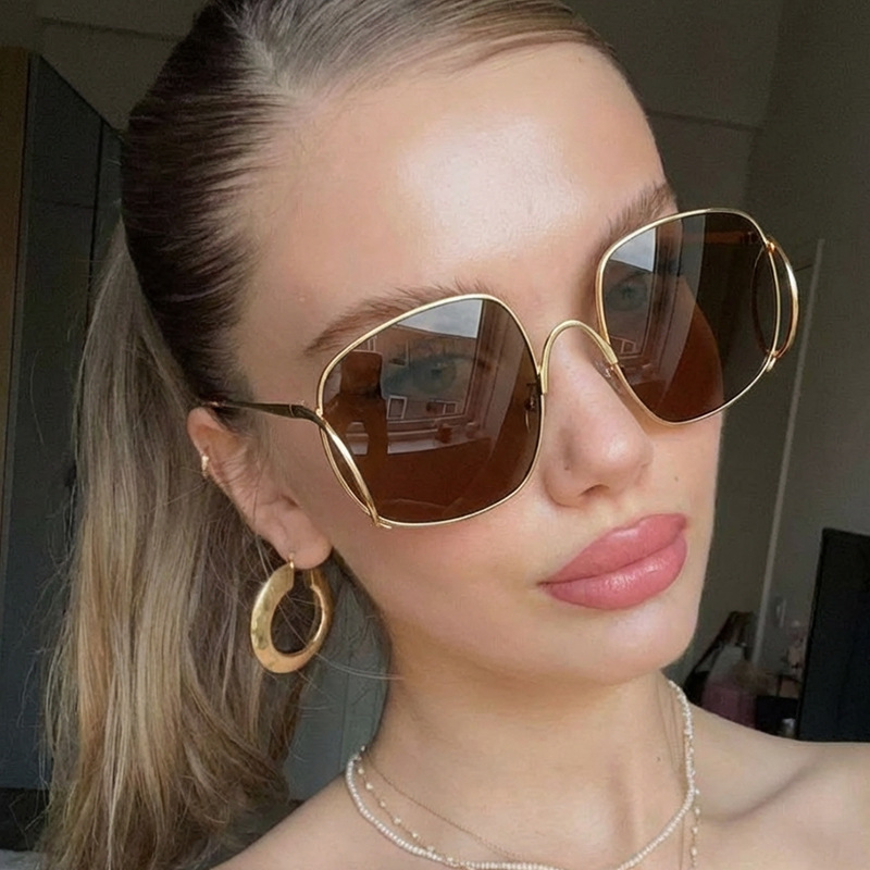 Vintage Large Frame Metal Sunglasses for Women, European and American Style, High-End Trendy Punk Hip-Hop Party Glasses