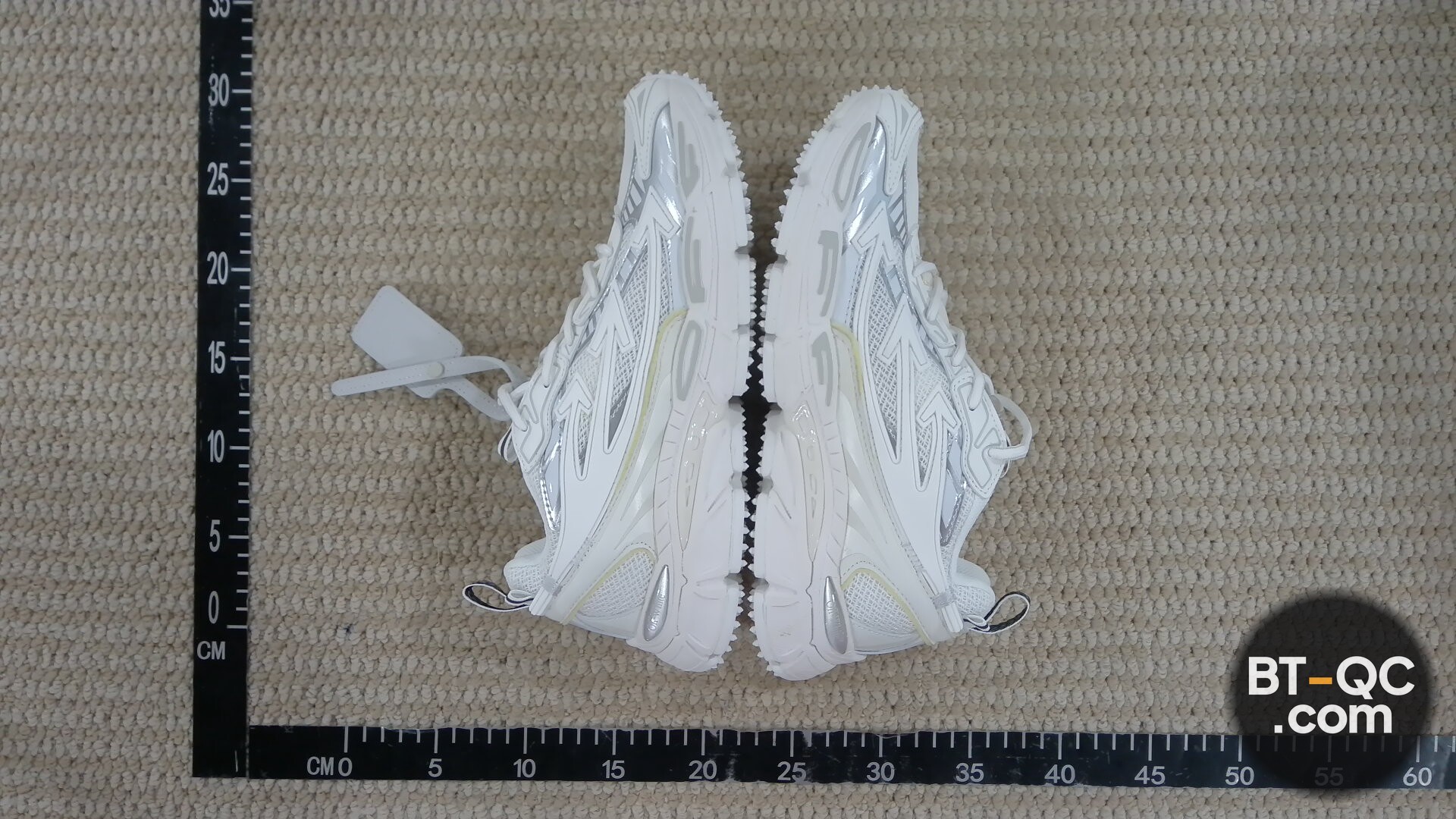 Off-White Sneakers QC