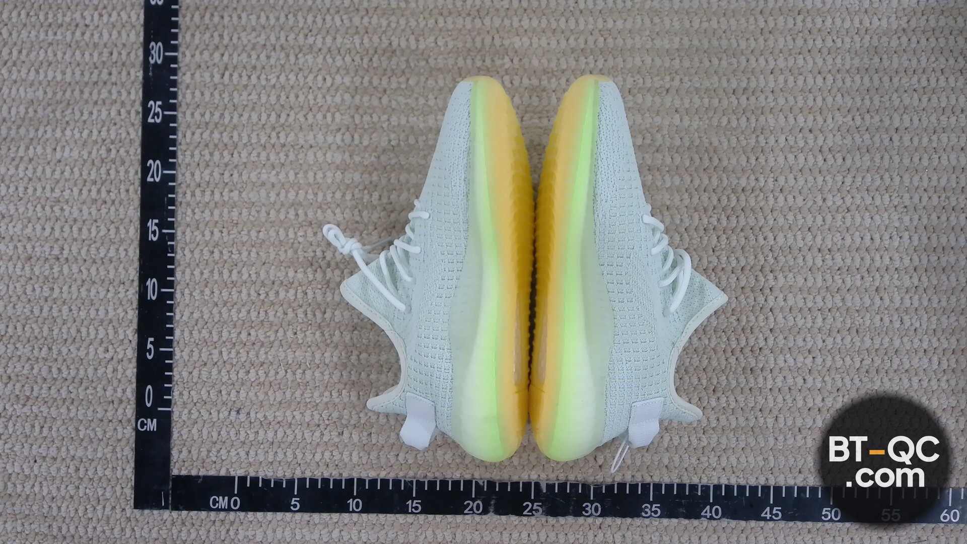 Yeezy Sneakers QC