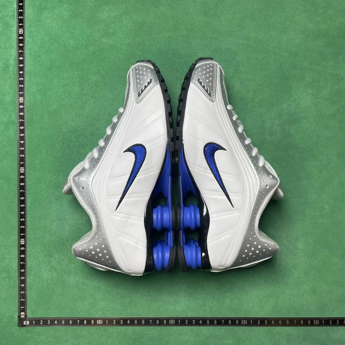 Nike Shox R4