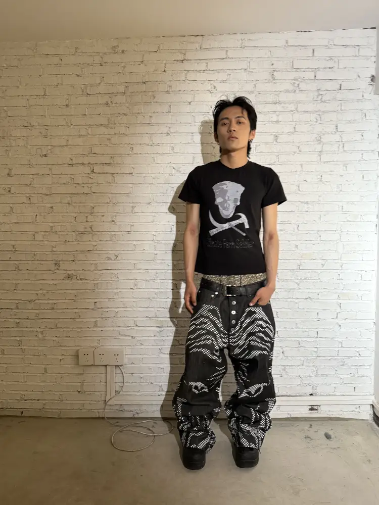Chai (Disassembled) 25Ss Standup Hammer Sickle White Ink Printed Skull Plaid Minimalist silm T-Shirt Short Sleeve