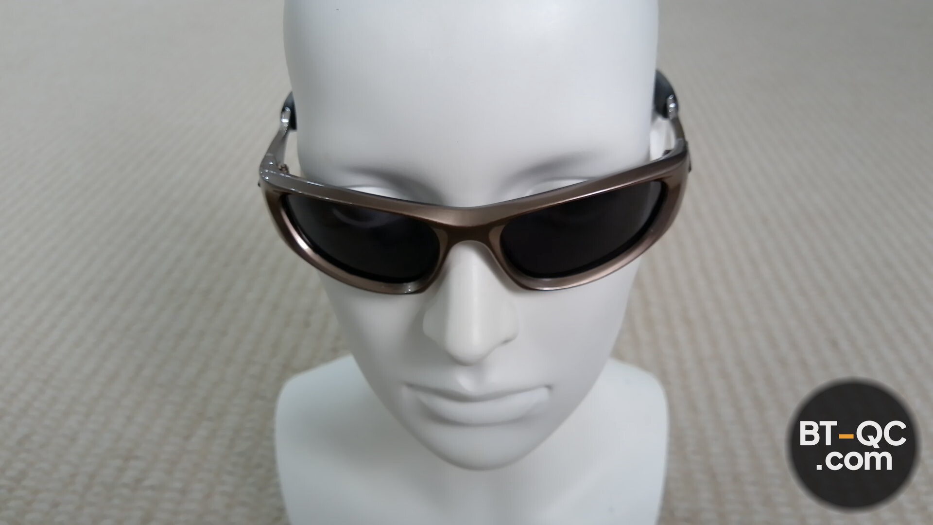 Unknown Glasses QC