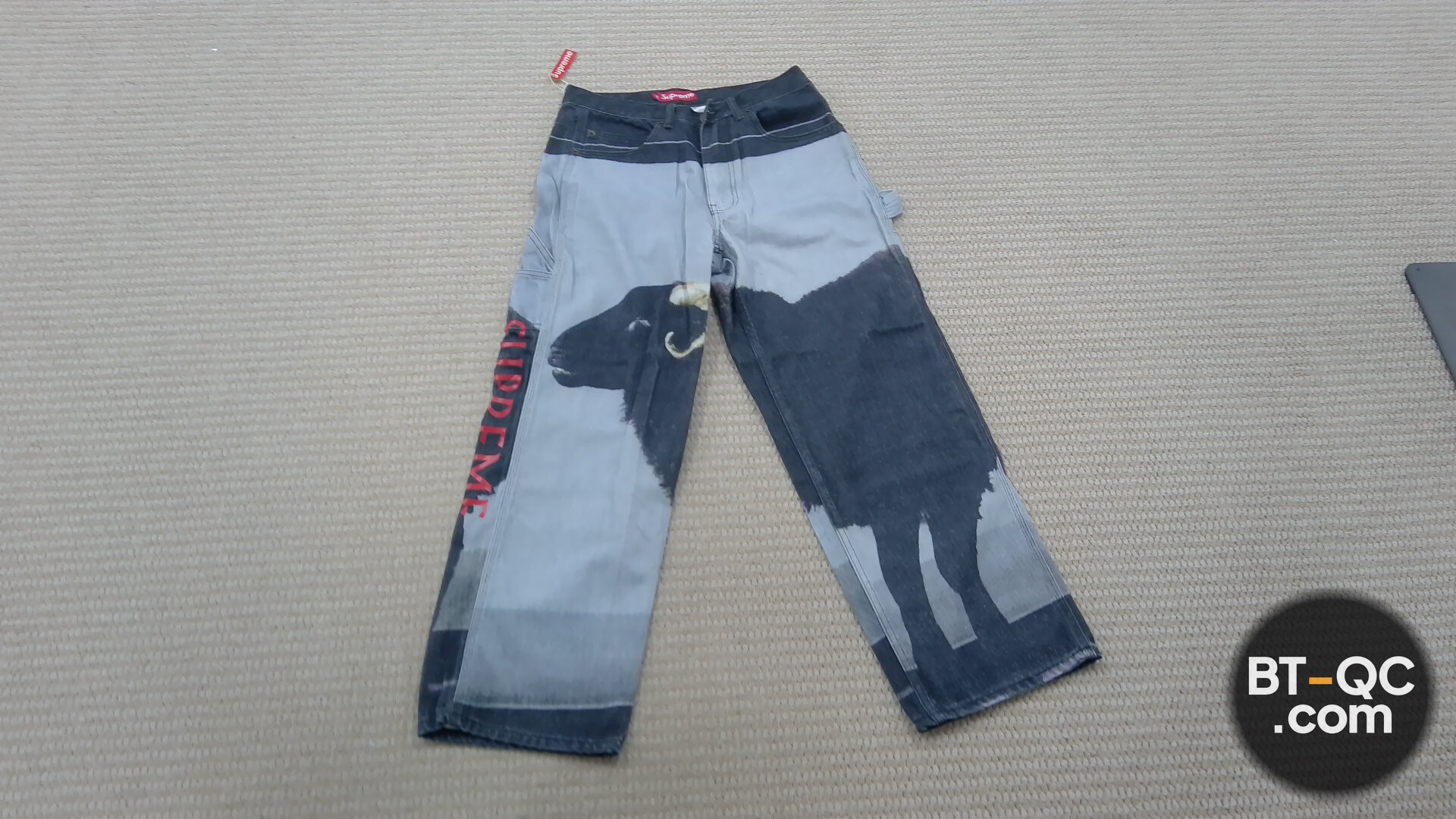 Supreme Jeans QC