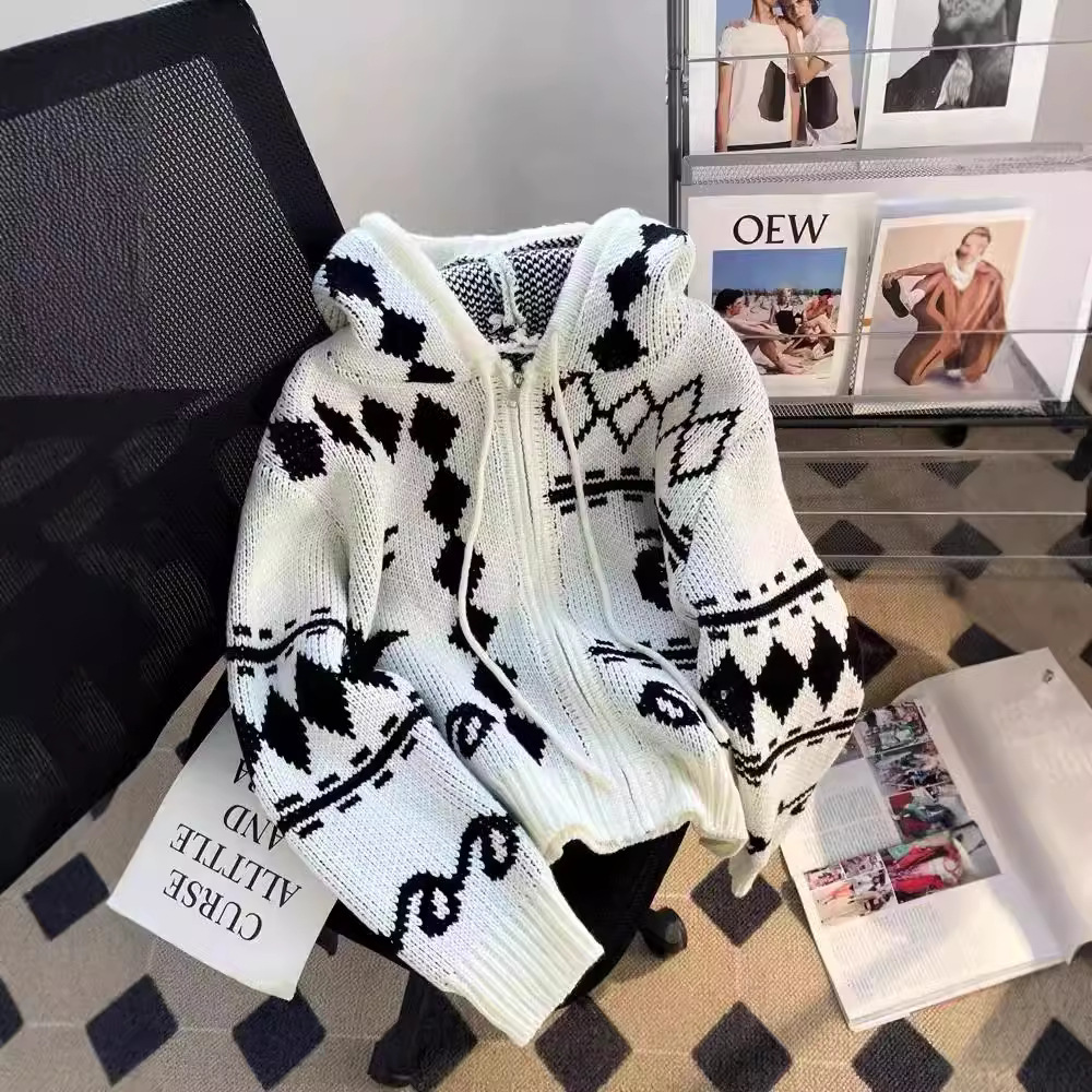 2025 Autumn and Winter Retro Jacquard Contrast Color Hooded Sweater Jacket Women's Lazy Style Loose Zipper Knitted Cardigan Thickened