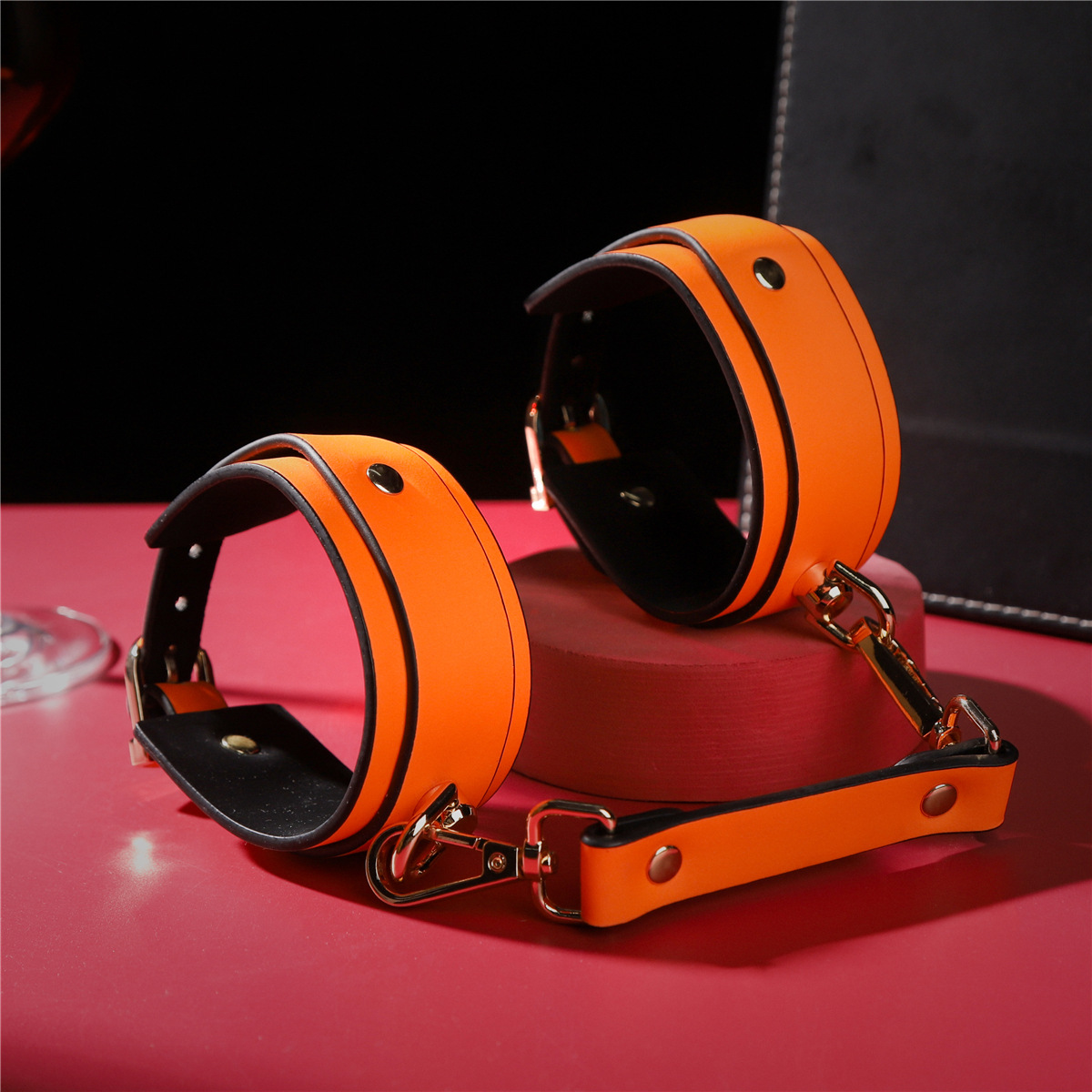 Fun Sex Products Night Luminous Leather Handcuffs Tie-up Foot Cuffs Passion Buckle sm Shackles Foot Ring Alternative pu Toy