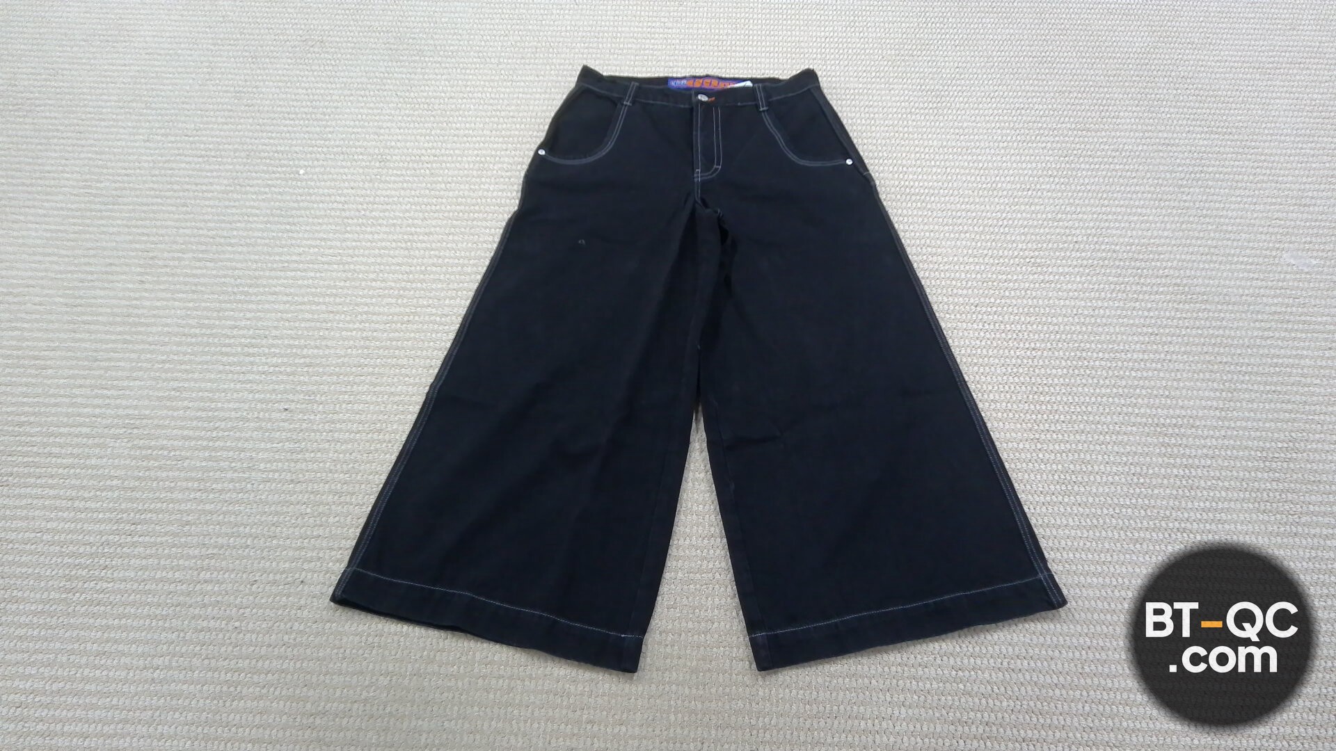 Unknown Jeans QC