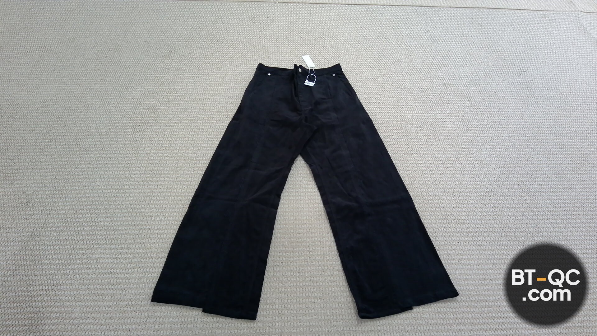 Vuja De Pants QC