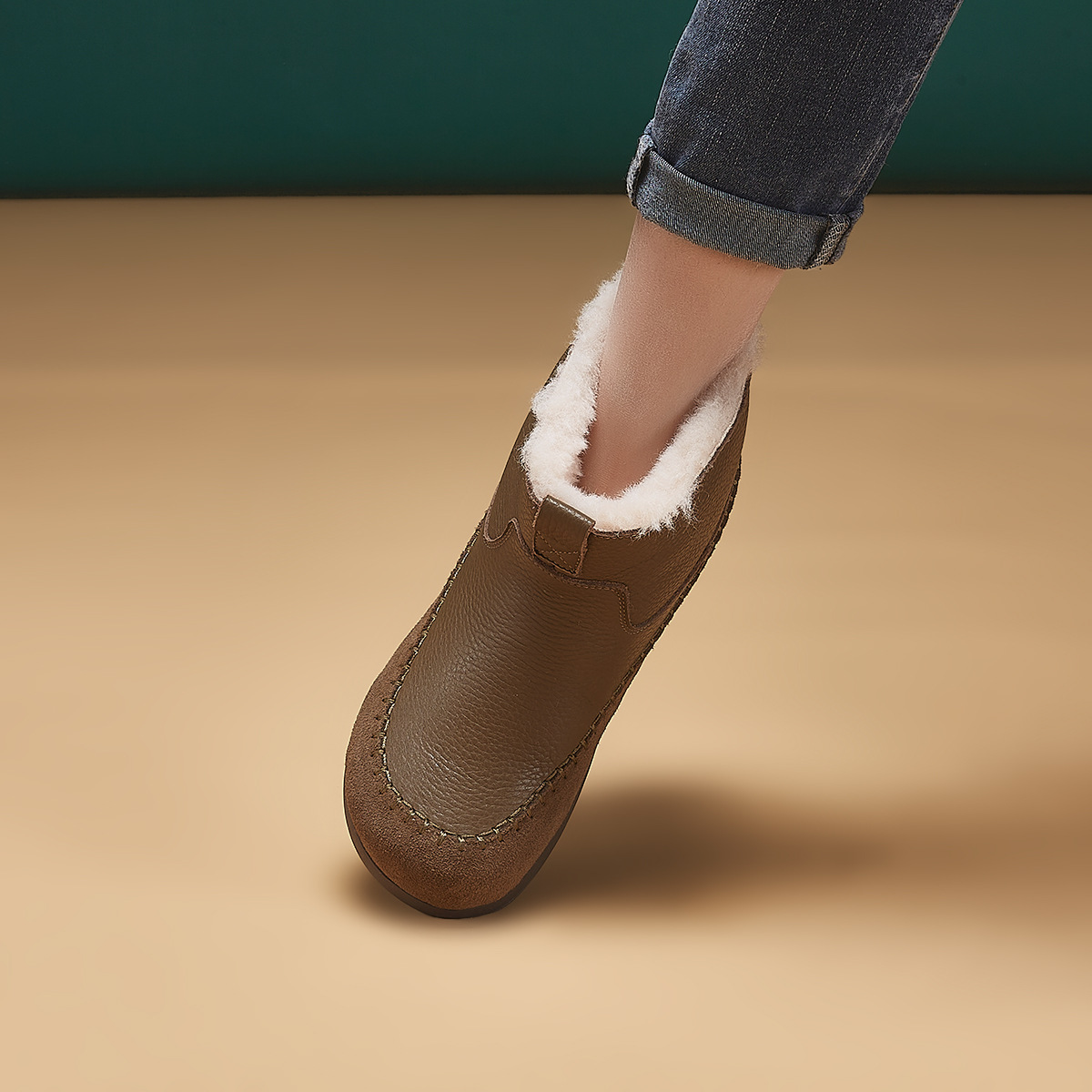Soft Leather Fleece-Lined Thickened Short Boots 2025 Winter Round-Toe Flat Anti-Slip Snow Boots Cold-Proof Warm Cotton Shoes for Middle-Aged and Elderly People