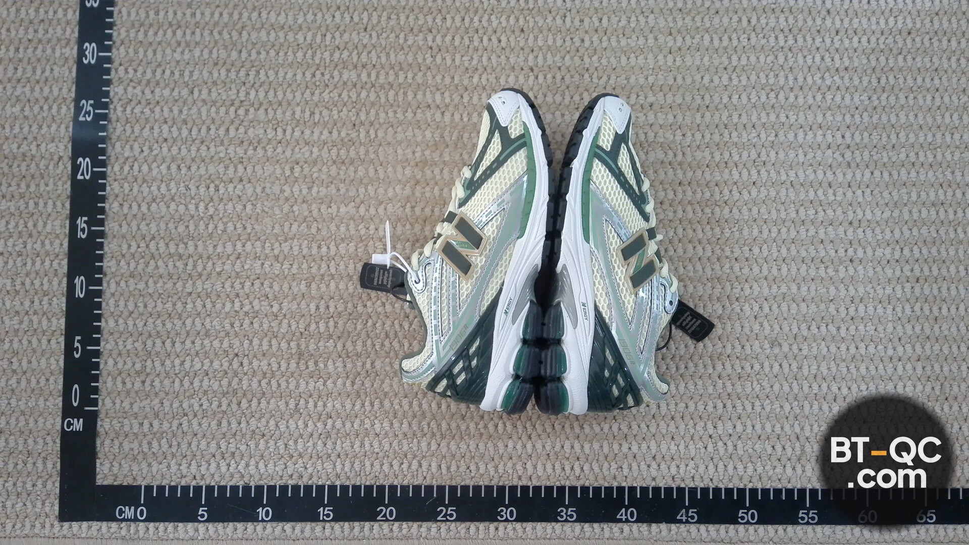 New Balance Sneakers QC