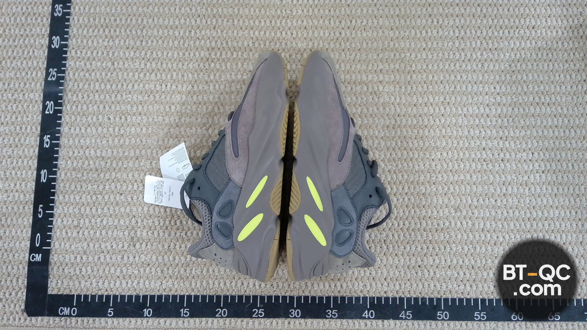 Yeezy Sneakers QC
