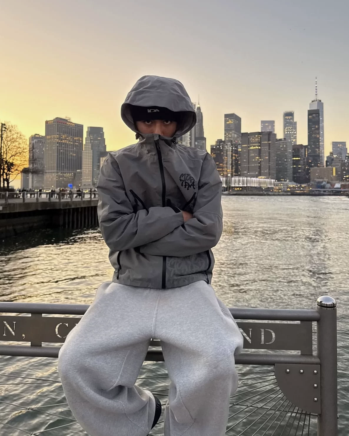 Mertra Waterproof and Windproof Printed Jacket, Same Style as European and American Celebrities, Hip-Hop, Casual, American Style, Loose Fit Foto QC de TAOBAO na Qualit.ly
