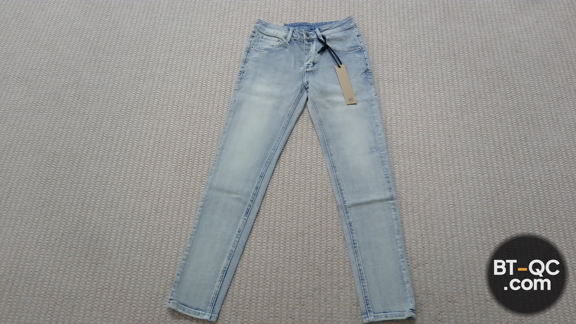 Unknown Jeans QC
