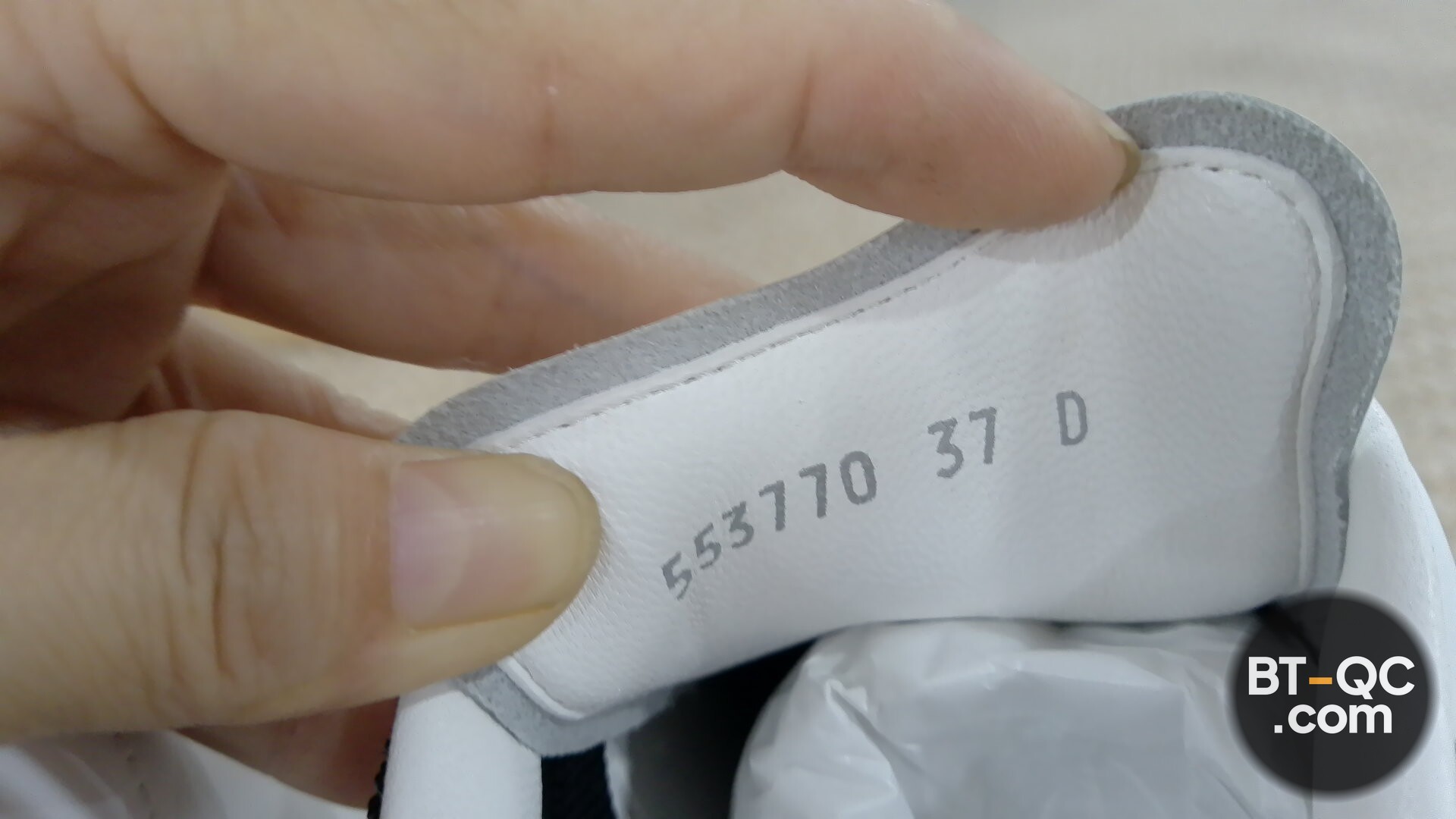 Alexander McQueen Oversized Sneaker White Black Crystal — foto QC 3