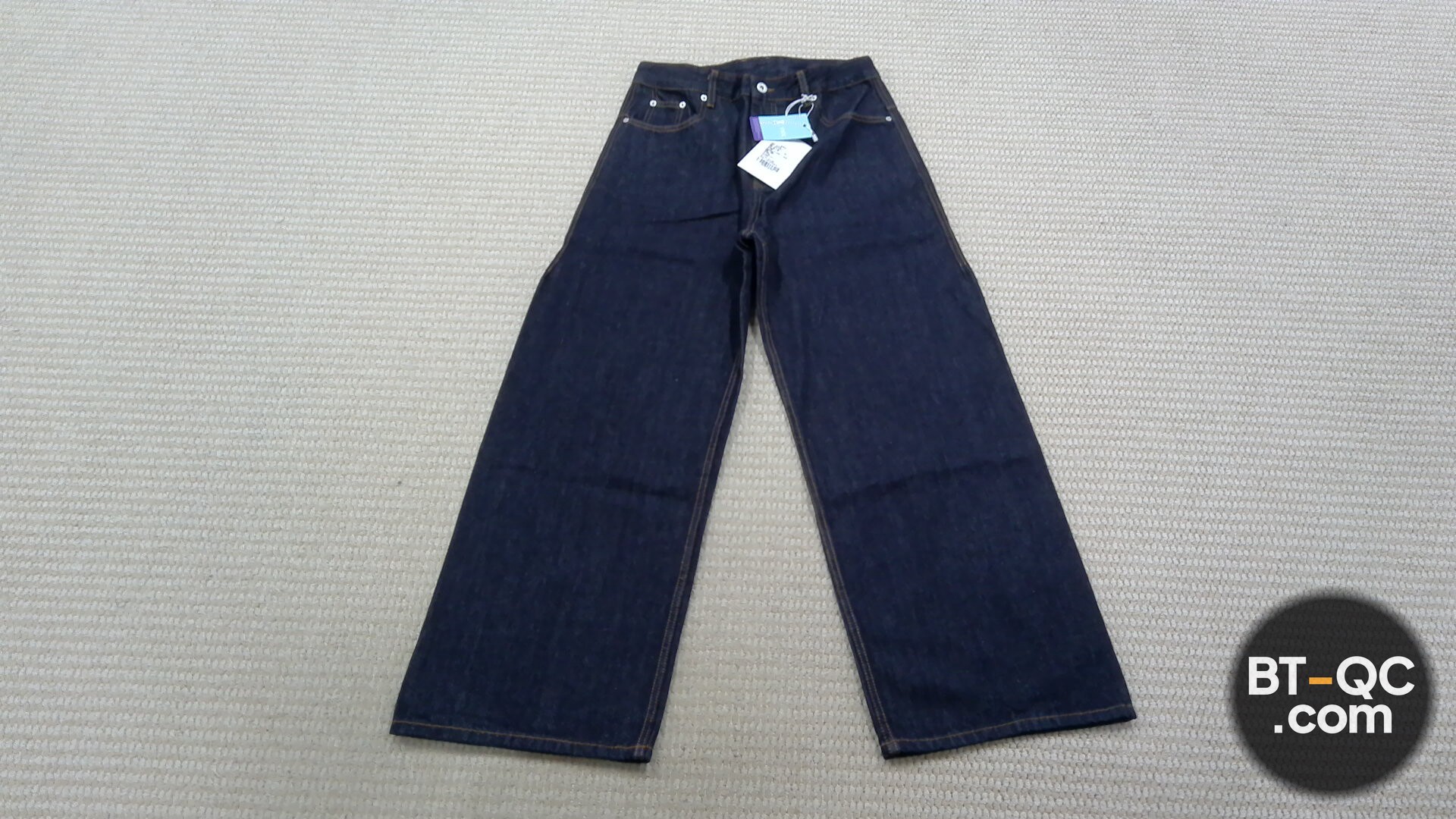 Unknown Jeans QC