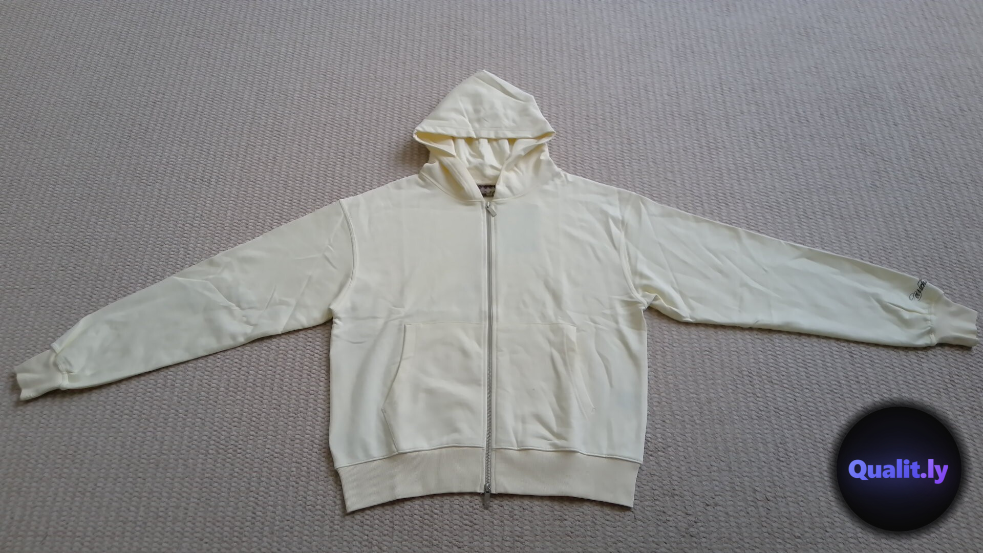 derschutze Zip Hoodie QC