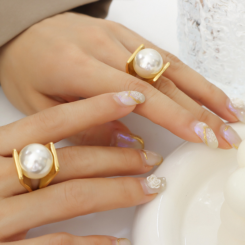 Y-shaped imitation pearl Italian designer unique style ring female exaggerated personality titanium steel plated 18k gold A166