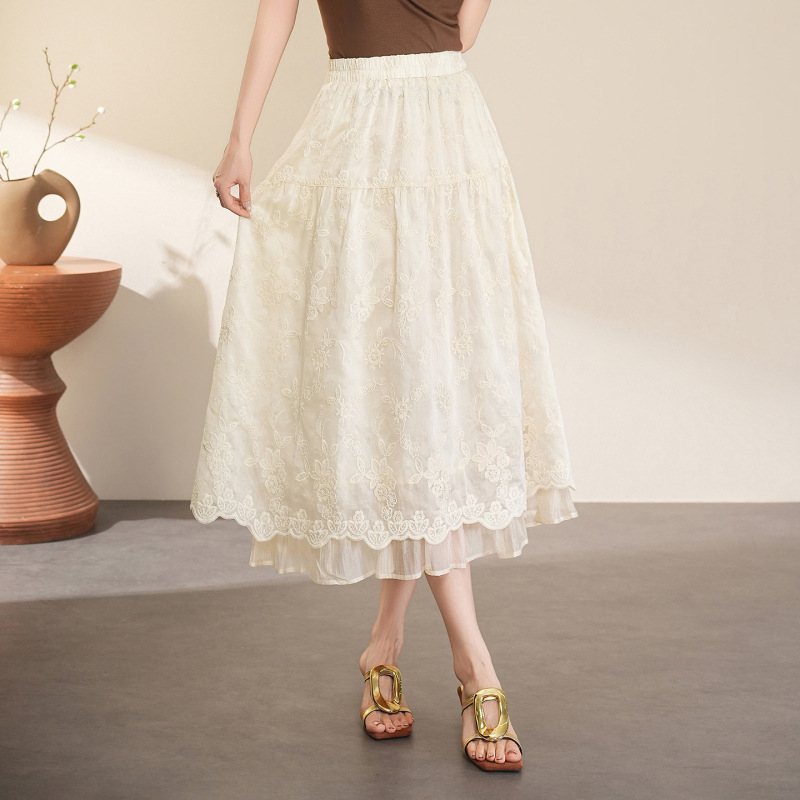 2026 Spring/Summer Artistic Embroidery Slimming Skirt Fashionable Versatile A-Line Skirt White New High-Waisted Mid-Length Skirt