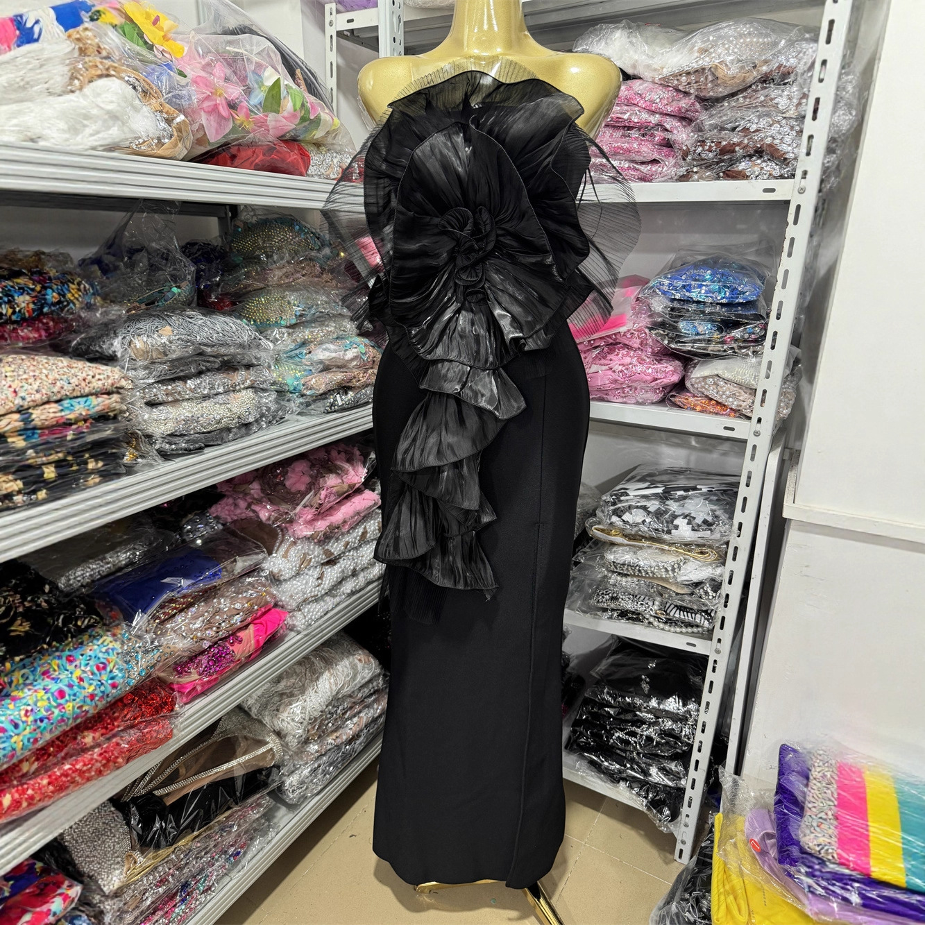 2025 European and American Foreign Trade Fashion Sexy Ruched High-Slit Bodycon Dress with Floral Embellishments