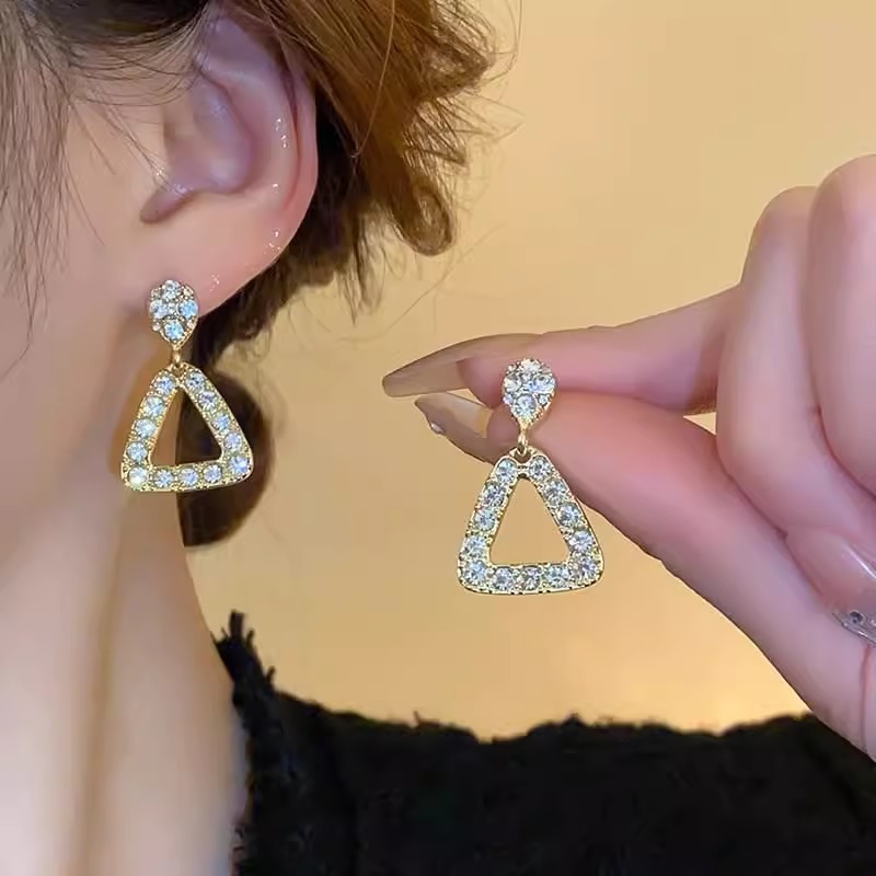 S925 Silver Needle Triangle Hollow Earrings Simple High-end Sense Geometric Earrings Fashion Light Luxury All-match New Earrings
