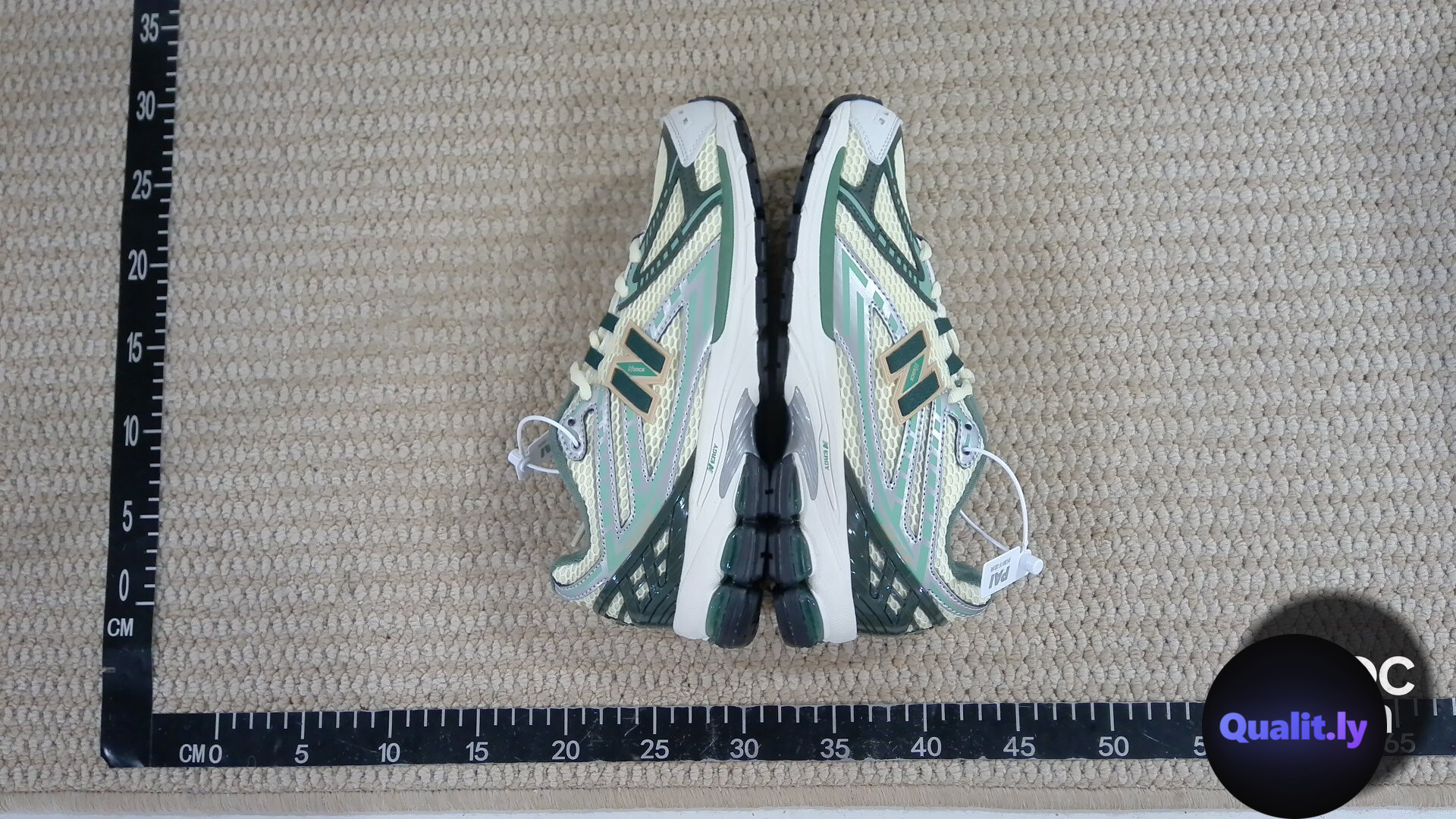 New Balance Sneakers QC