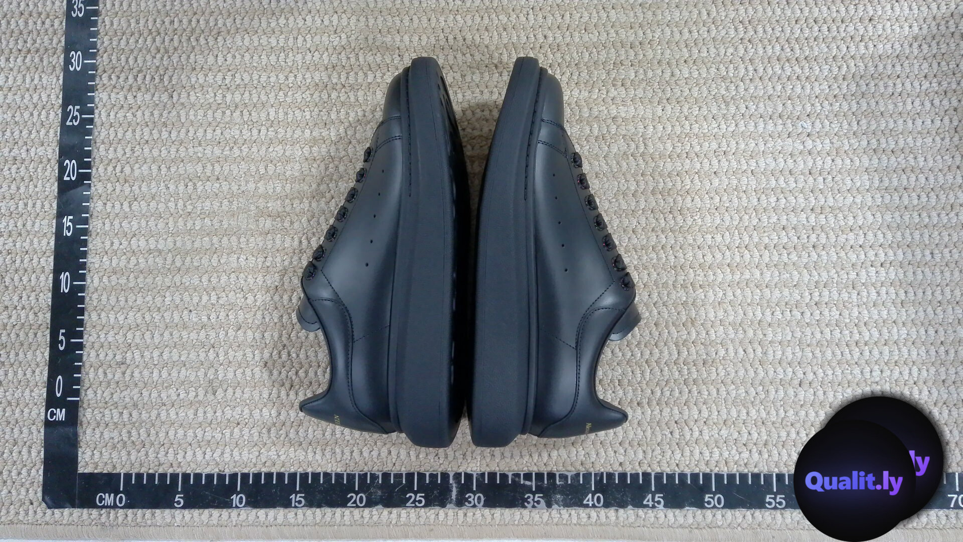 Alexander McQueen Sneakers — QC-Foto 3