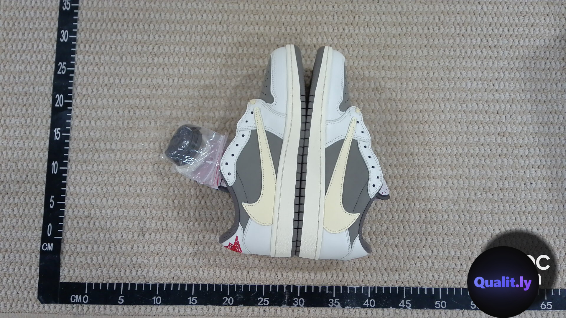 Nike Air Jordan 1 Low Travis Scott Sneakers QC