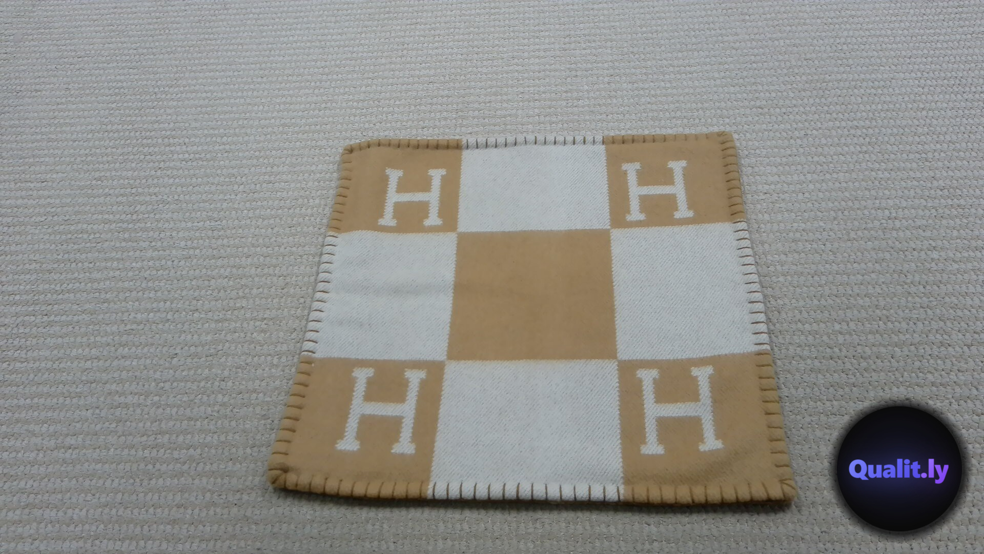 Hermes H Blanket Tan White QC
