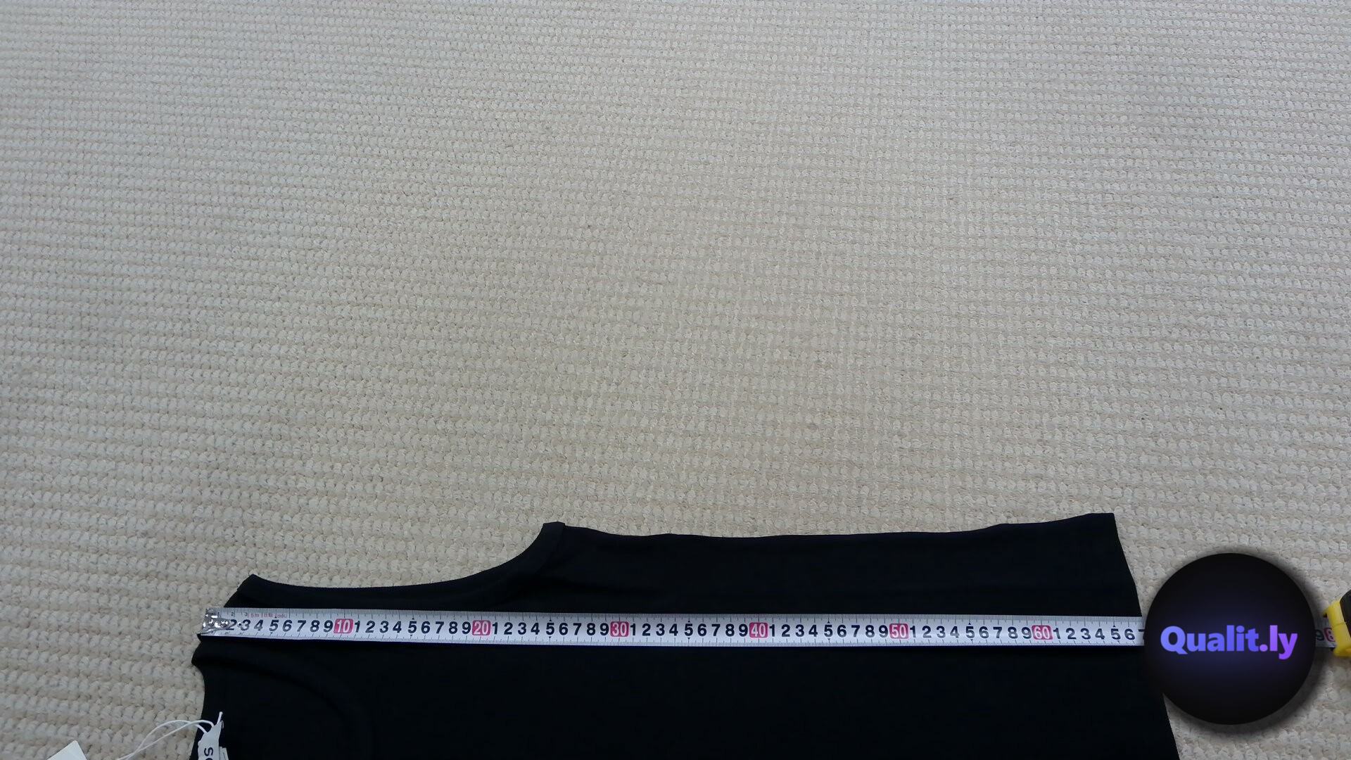 COS Black Tanktop — foto QC 2