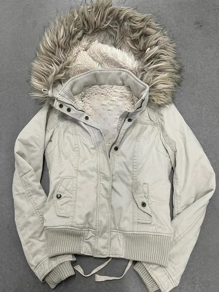 Half-Sleeping Girl Original Vintage Niche Design Off-White Fur Collar Jacket for Women Autumn and Winter High-End Jacket