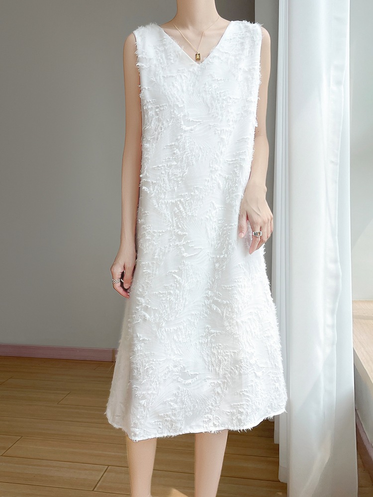 Sleeveless V-Neck Dress for Women, Spring and Summer, Elegant Solid Color Slimming Mid-Length Dress, Versatile Tank Dress and Base Dress