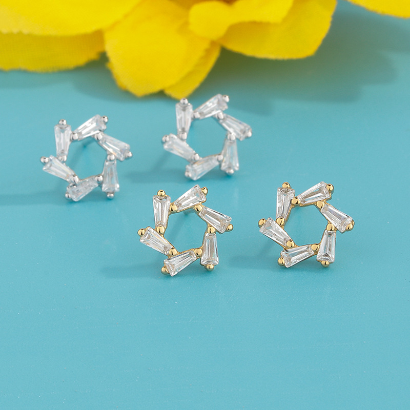 European and American Fashion White Copper Plated K Gold Rhinestone Trinkets Rotating Ring Diamond Earrings Super Flash Zircon Geometric Earrings