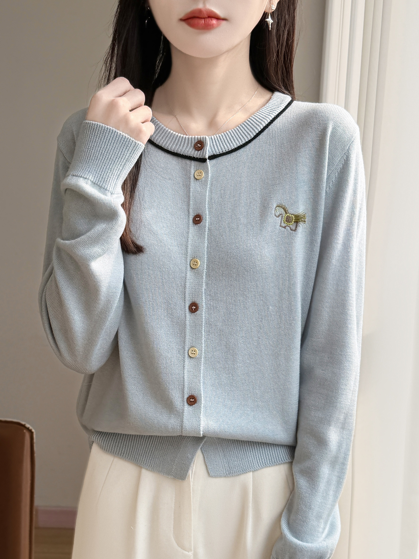 2026 Spring and Autumn New Fine Wool Round Neck Knitted Cardigan Long Sleeve Women's Colorful Button Embroidered Horse Pattern Top Jacket