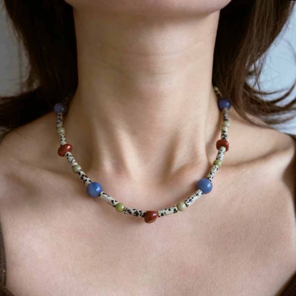 Natural Stone Spotted Stone Red Stone Lime Pear Color Contrast Beaded Necklace for Women with Unique Design Versatile Collarbone Chain