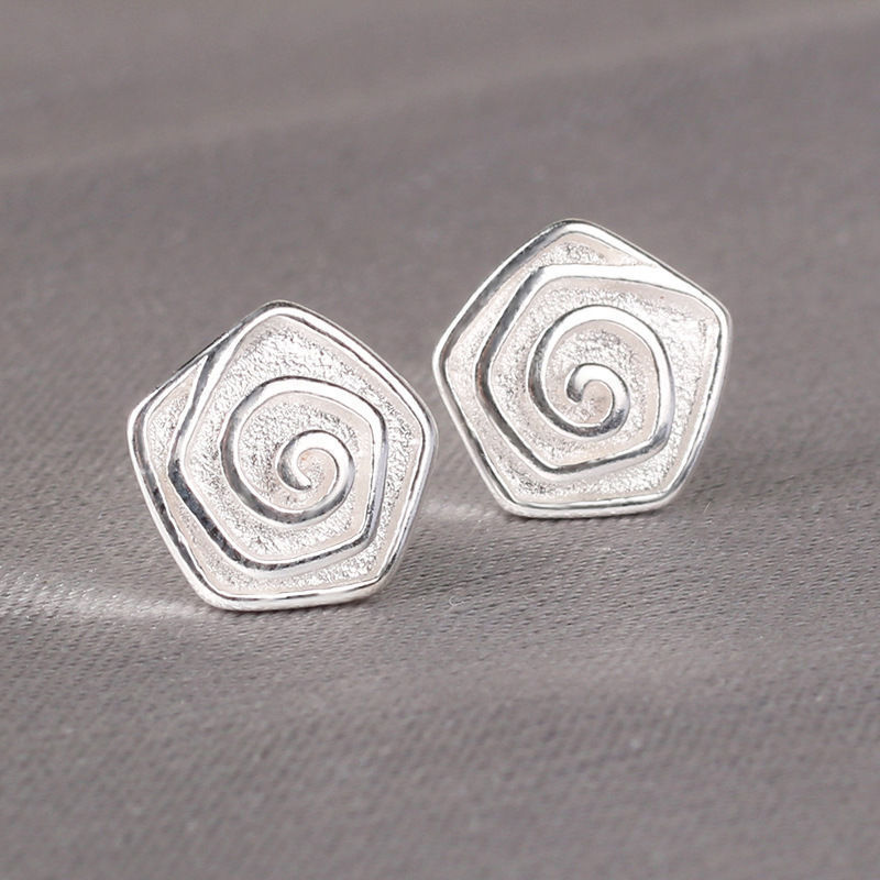 Korean style forest plain silver rose earrings women's simple small sweet rotating flower earrings small earrings wholesale