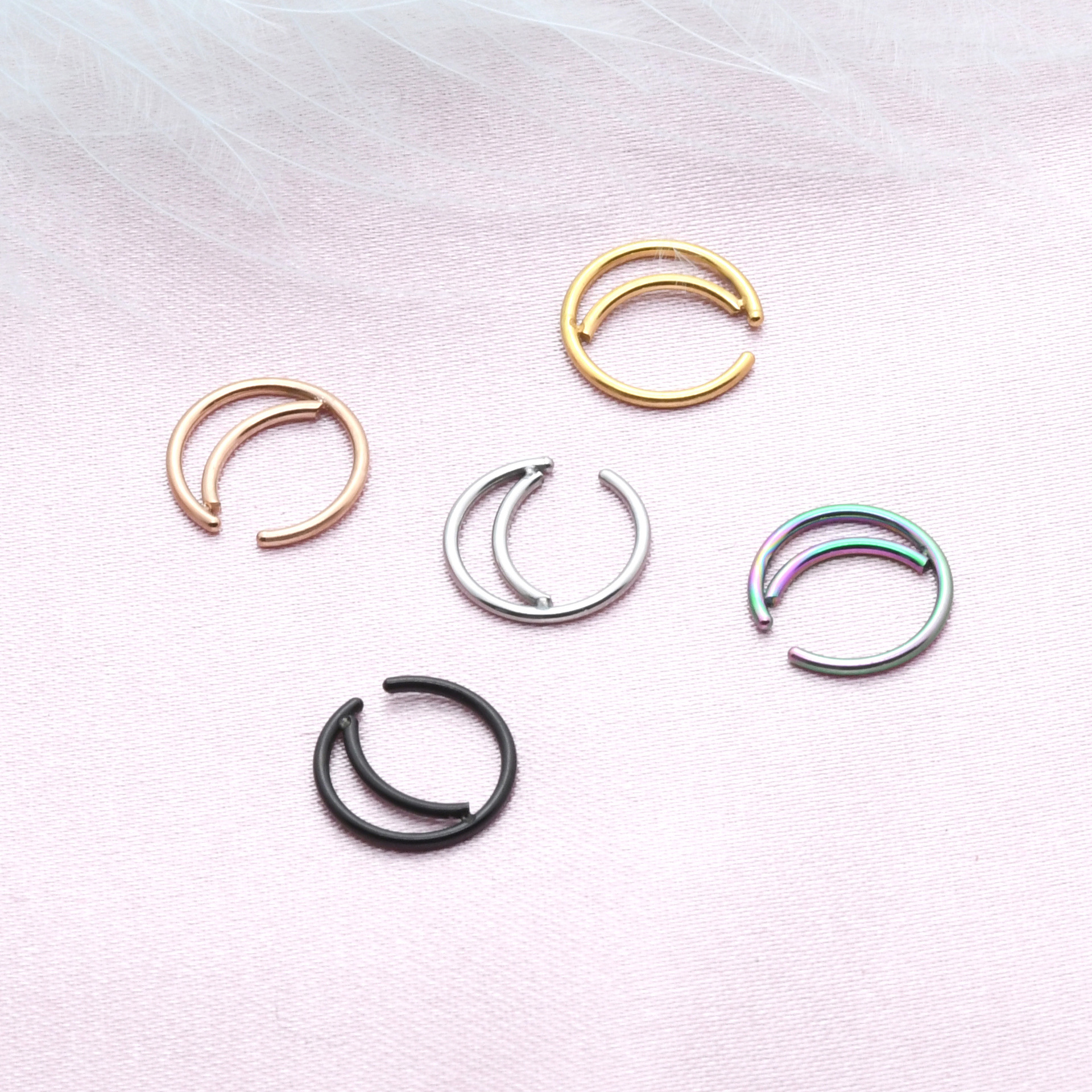 New European and American stainless steel moon nose ring non-perforated ear clip vacuum plating crescent nose nail nose clip jewelry