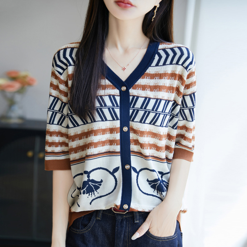 26 New Summer Style Retro Tencel V-Neck Jacquard Fake Cardigan Short-Sleeved T-Shirt for Women, Versatile Thin Five-Quarter Sleeve Top
