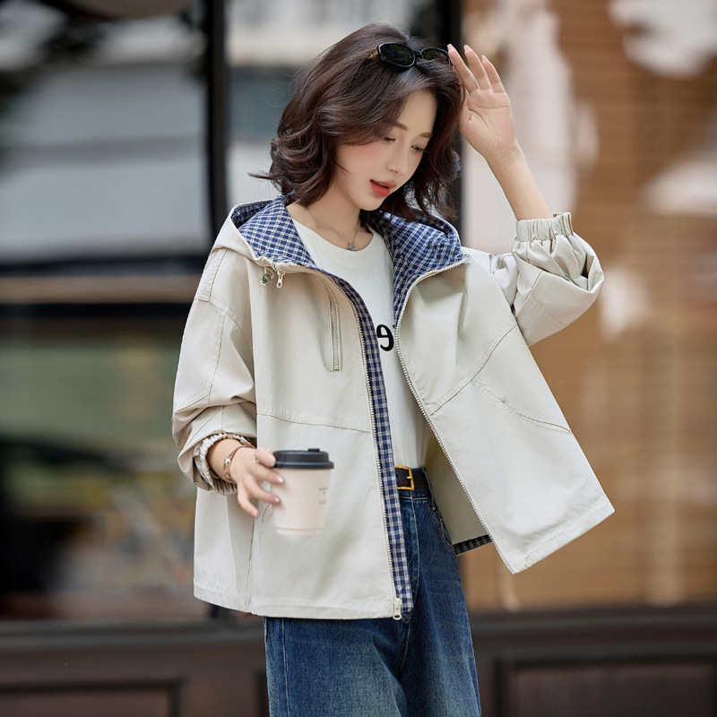 Stunningly Beautiful Short Coat for Petite Women, Spring and Autumn 2026 New Casual Hooded Windbreaker, Short Loose Jacket Top