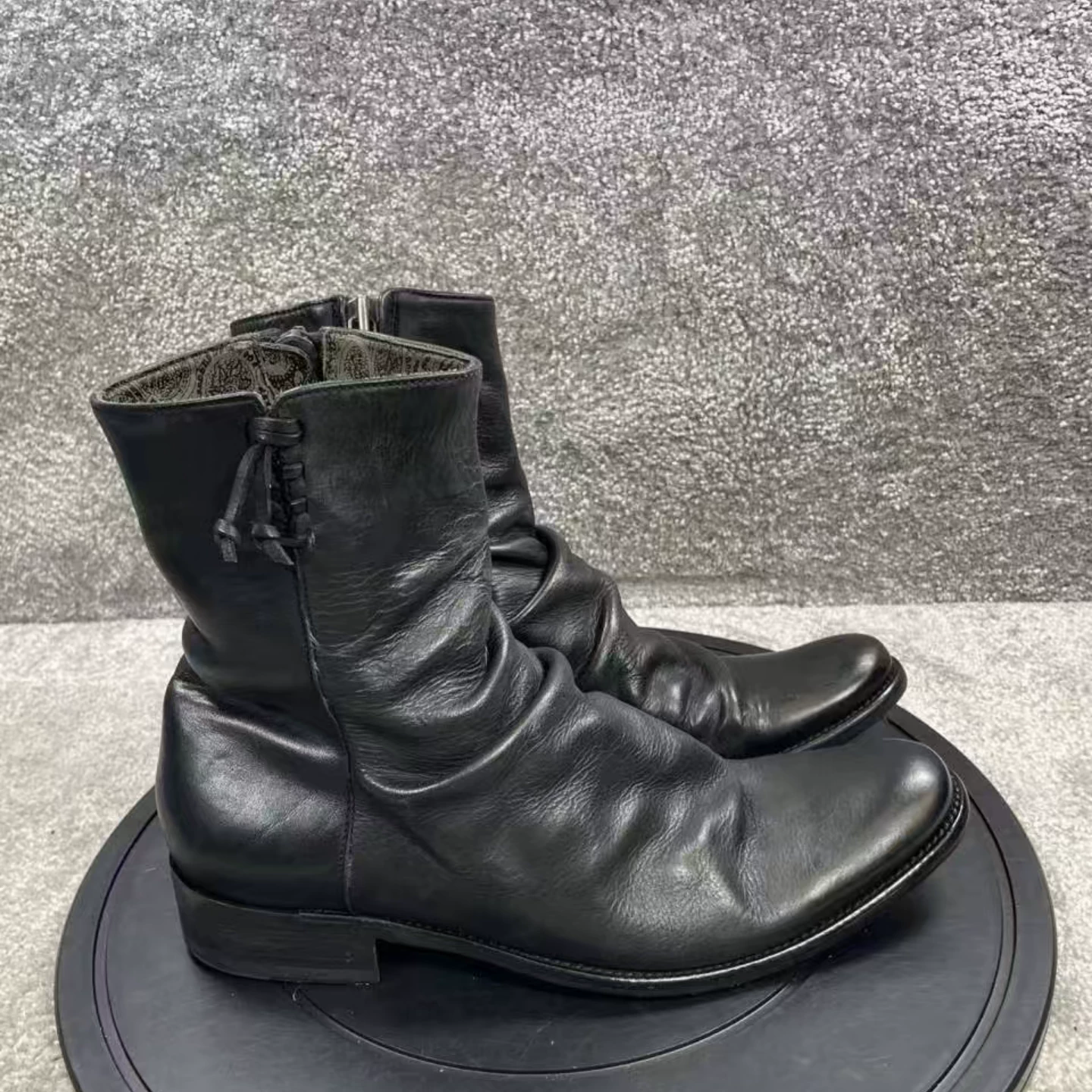 Dark series retro soft leather pleated upturned Martin boots for men, thick heels, thick soles, zipper measuring, men's handsome motorcycle boots