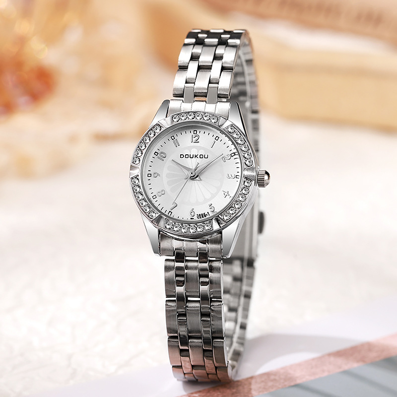 New steel band small dial diamond women's watch fashion high sense cross-border foreign trade light luxury watches ladies manufacturers wholesale