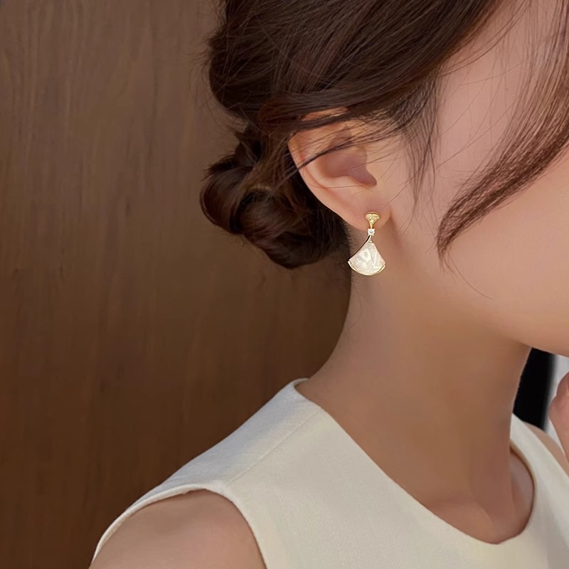 S925 Silver Needle Fan-Shaped Shell Earrings 2026 New Trendy Style High-End Earrings with Unique Design