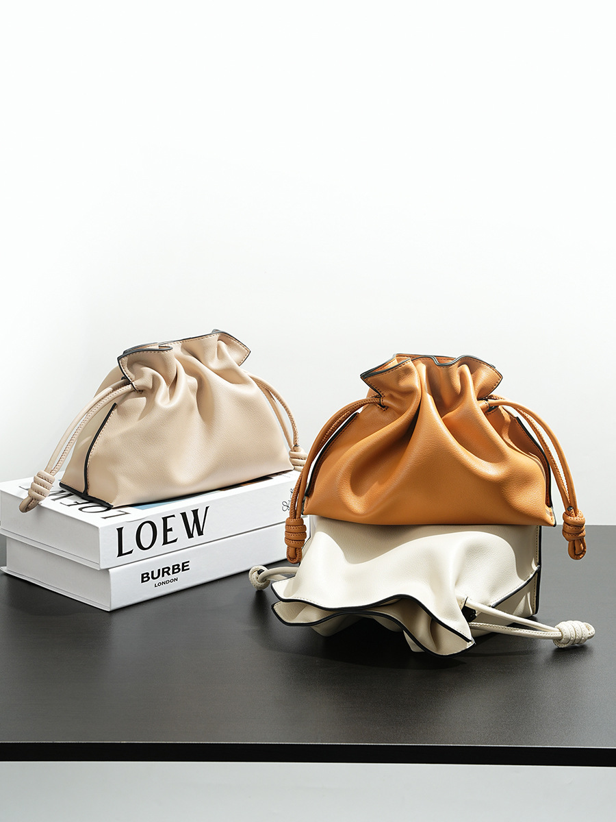 Autumn and Winter Classic Flamenco Fashion Fortune Bag Cloud Bag Real Cowhide Drawstring Single Shoulder Crossbody Small Bucket Women's Bag