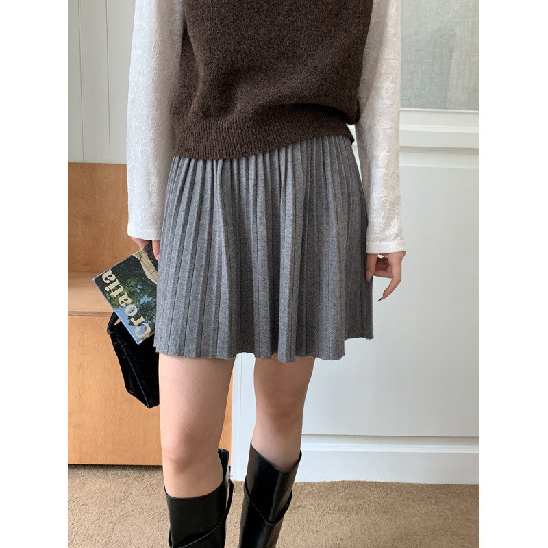 2025 Popular Korean Style High-Waisted A-Line Pleated Retro High-Waisted Slimming Knit Skirt for Petite Women Short Skirt