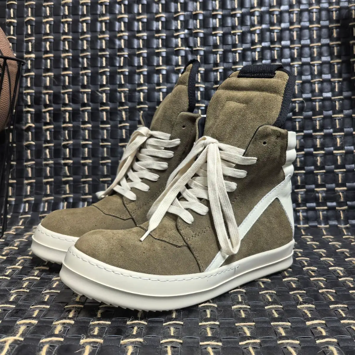 Ro Inverted Triangle Suede High-Top Shoes, Genuine Leather, Height-Increasing, Milky Sole, Casual High Street Sneakers, Fashionable Couple Style Trendy Boots