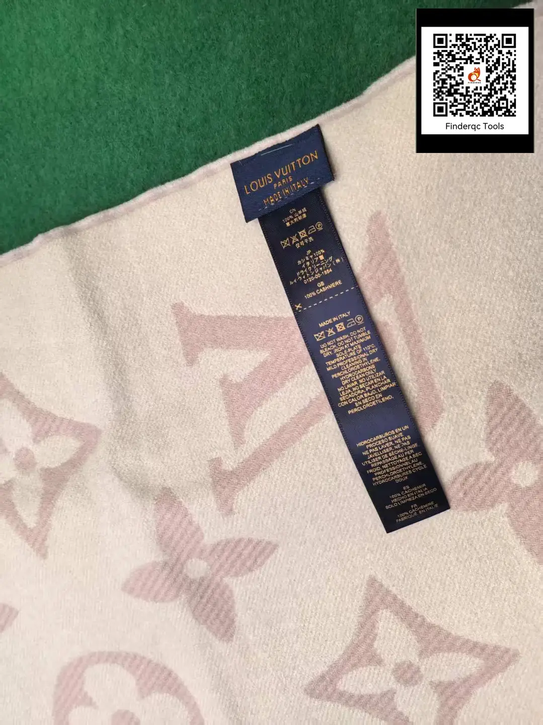 LOUIS VUITTON 100% Cashmere Scarf