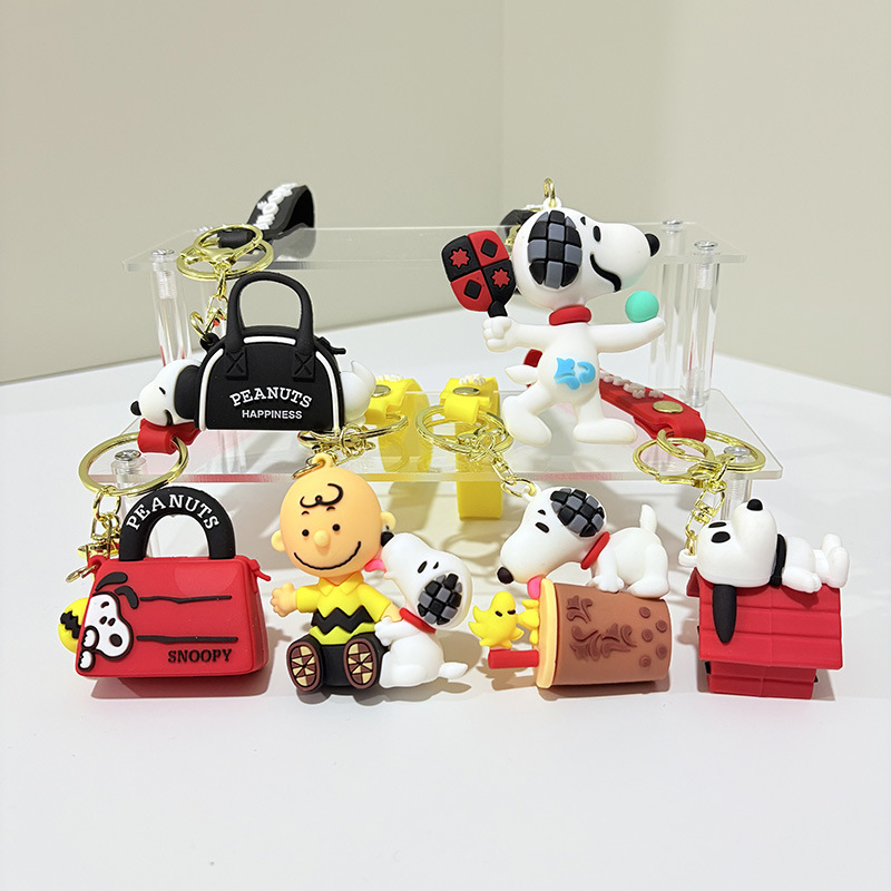 Space Snoopy Dog Keychain Cartoon Cute Car Keychain Girly Couple Bag Pendant Wholesale