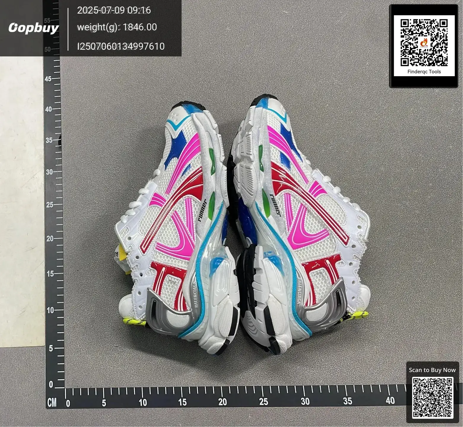 Wholesale Putian Paris graffiti-seven generations of runner top plate fashion casual old men's and women's sneaker